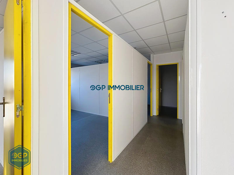 Local commercial - 130 m² - 5 pièces