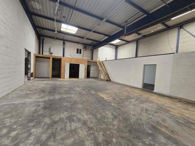 Local d'activités - 1 043 m²