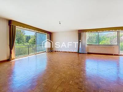 Maison - 257 m² - 11 pièces