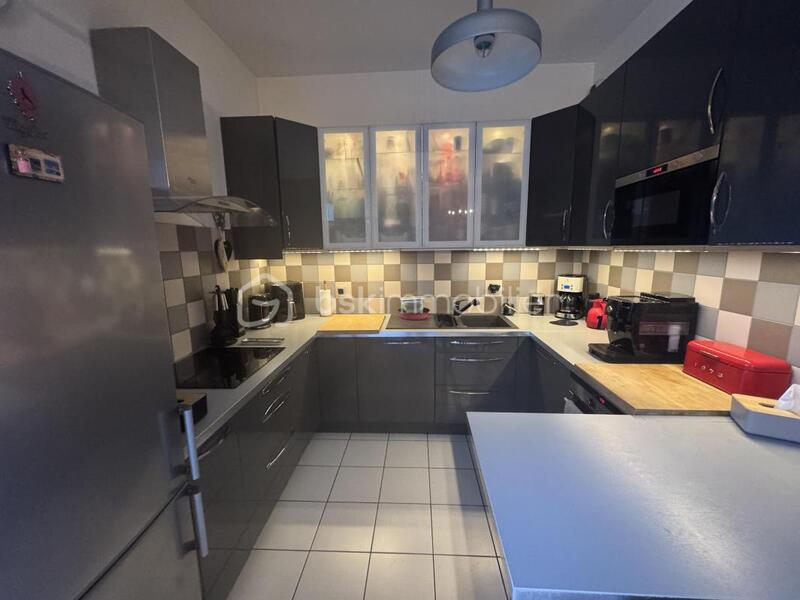 Appartement - 99 m² - 4 pièces