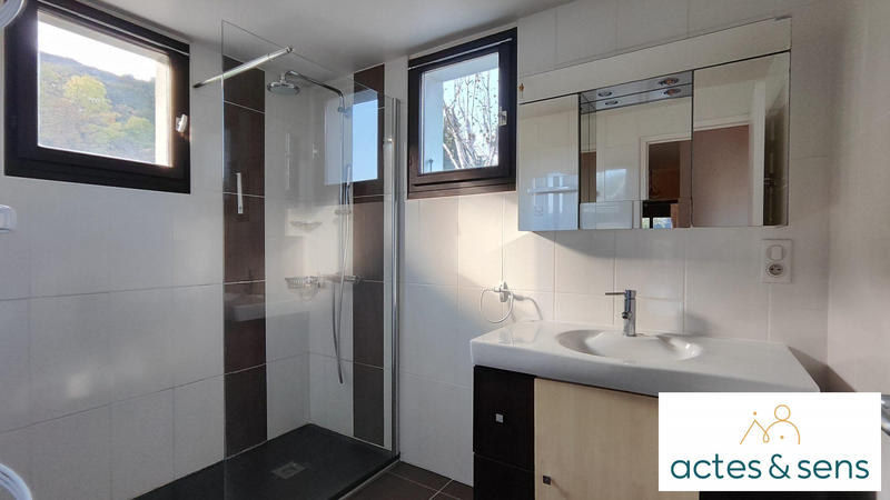 Maison - 207 m² - 10 pièces