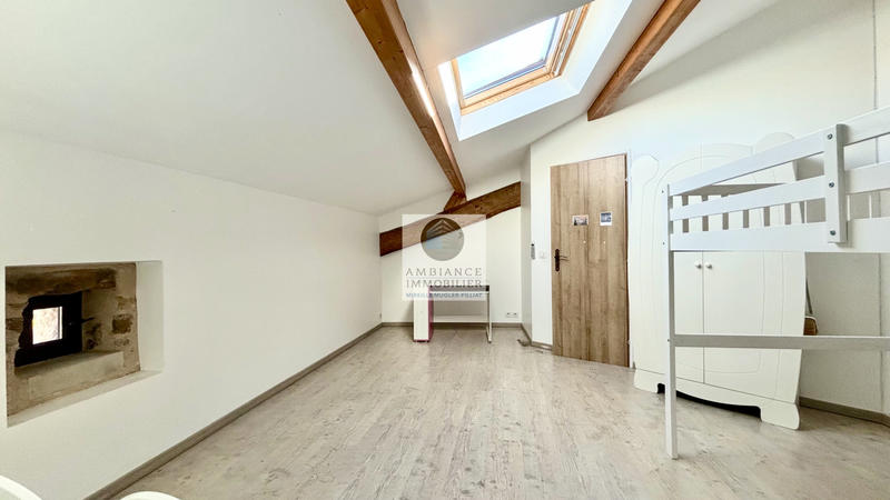 Maison - 280 m² - 9 pièces