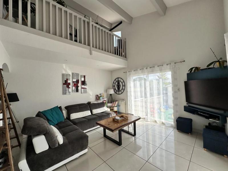 Maison - 180 m² - 8 pièces