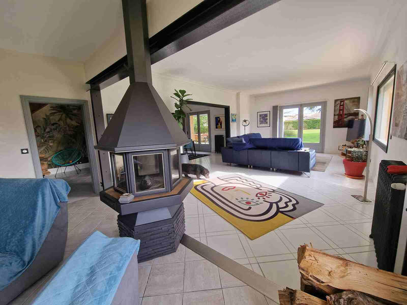 Maison - 255 m² - 8 pièces