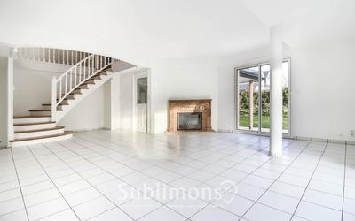 Maison - 175 m² - 6 pièces