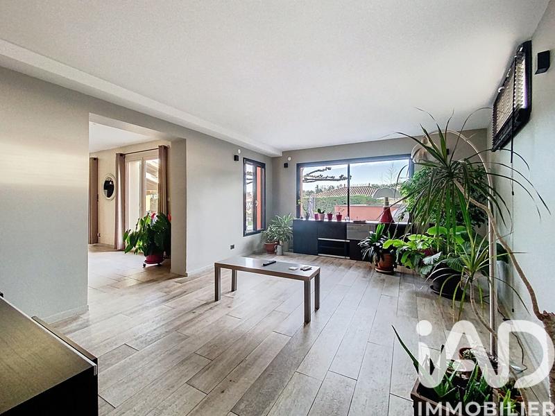 Maison - 218 m² - 8 pièces