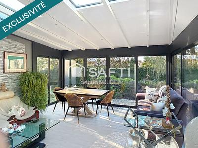 Maison - 204 m² - 6 pièces