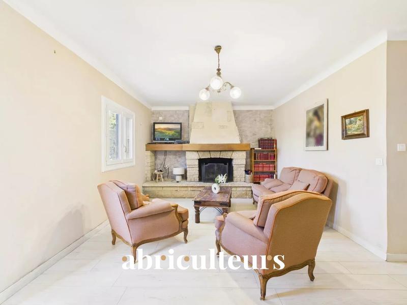 Maison - 232 m² - 8 pièces