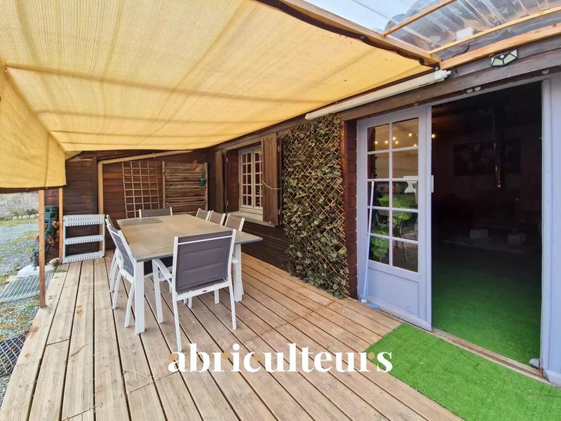 Maison - 230 m² - 6 pièces