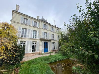Maison de maîtres - 420 m² - 19 pièces