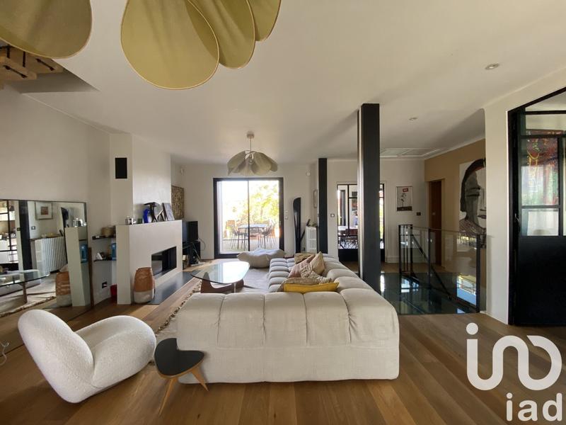 Maison - 207 m² - 7 pièces