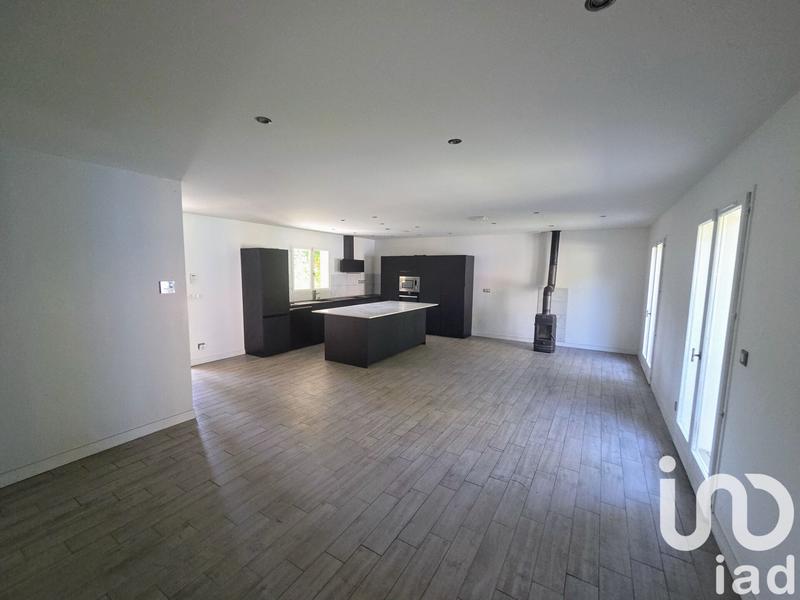 Maison - 203 m² - 7 pièces