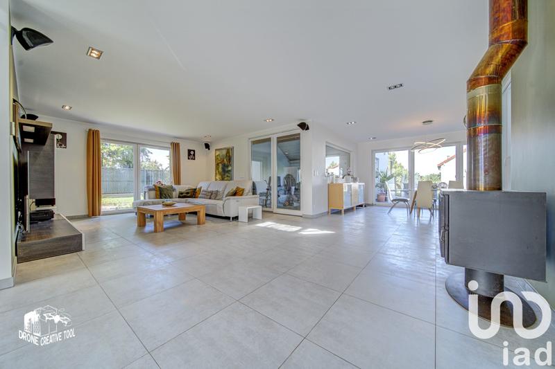 Maison - 271 m² - 5 pièces