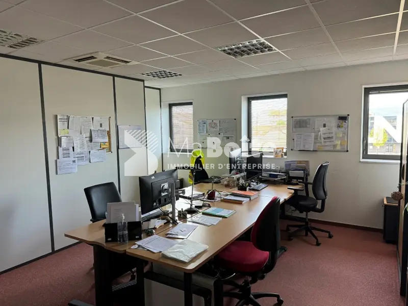 Local commercial - 330 m² - 2 pièces