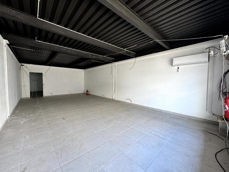 Local commercial - 72 m² - 2 pièces