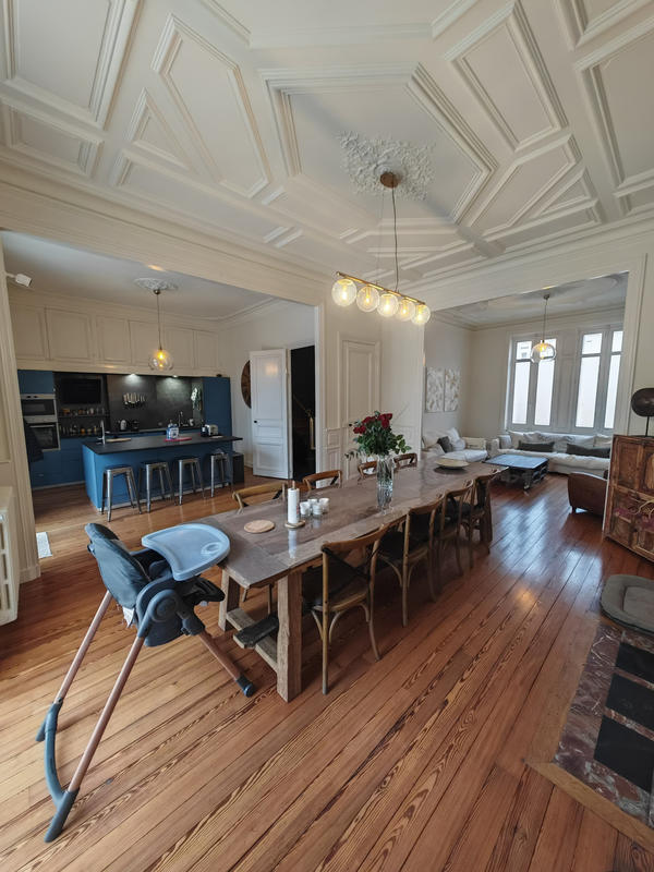 Maison - 256 m² - 9 pièces