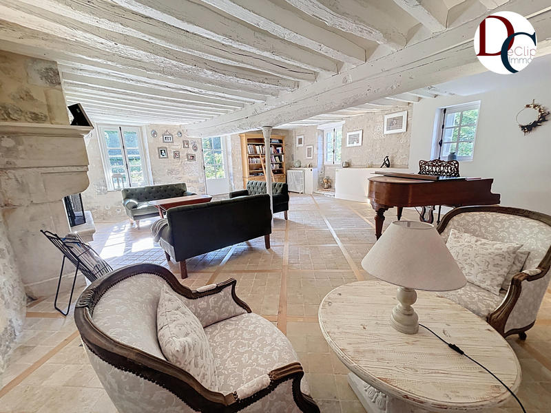 Maison - 405 m² - 11 pièces