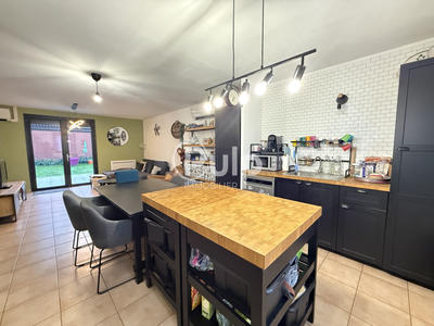 Maison - 90 m² - 6 pièces