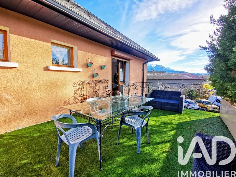 Maison - 222 m² - 10 pièces