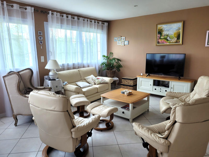 Maison - 235 m² - 8 pièces