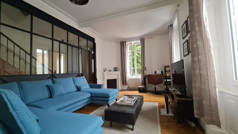 Maison - 160 m² - 10 pièces