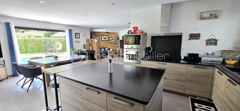 Maison - 145 m² - 6 pièces