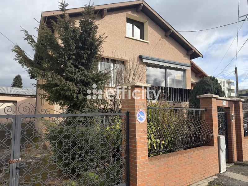 Maison - 200 m² - 10 pièces