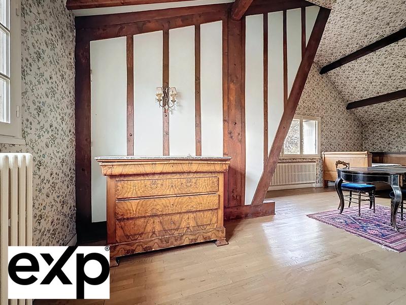 Maison - 302 m² - 12 pièces