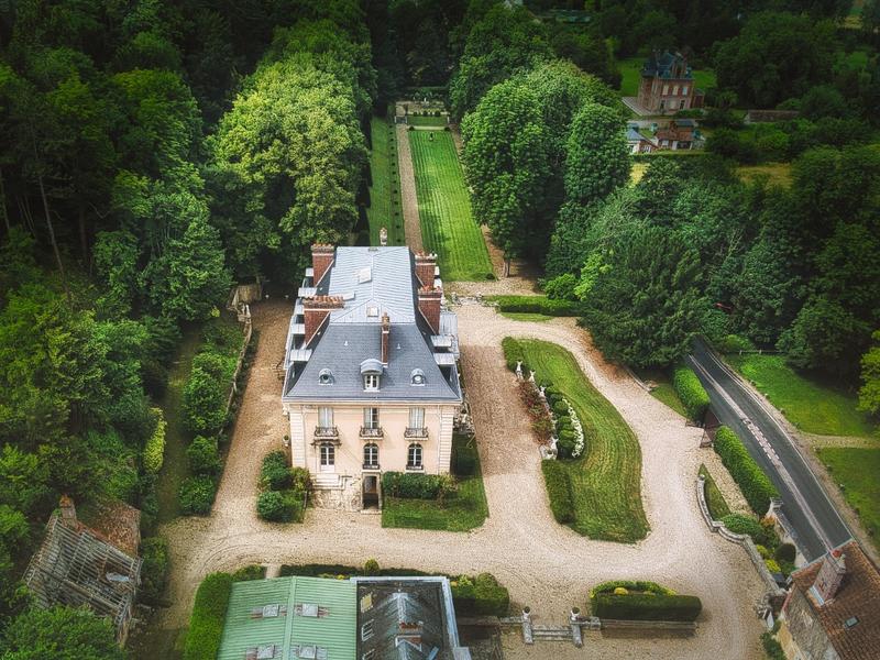 Manoir - 1 000 m² - 25 pièces