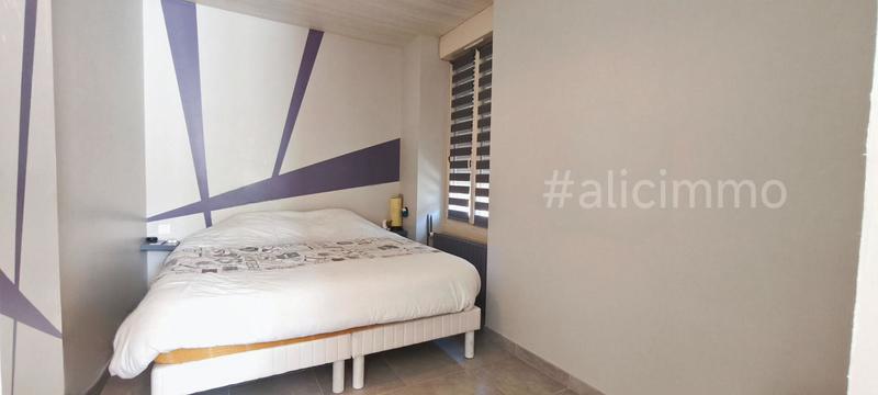 Maison - 300 m² - 8 pièces