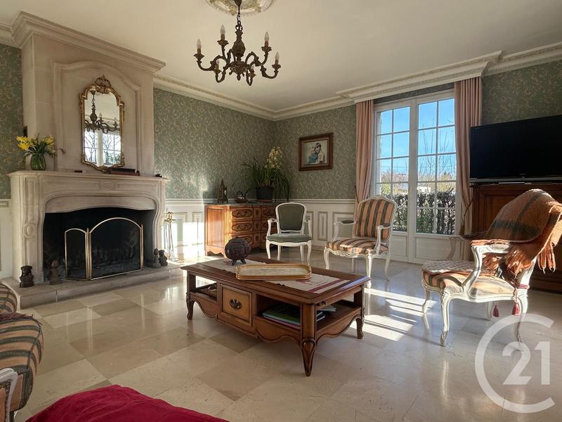 Maison - 182 m² - 8 pièces