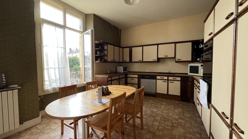 Maison en pierre - 335 m² - 12 pièces