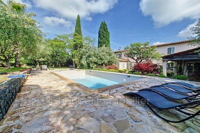 Villa - 240 m² - 5 pièces