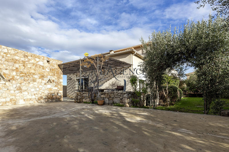 Maison - 156 m² - 6 pièces