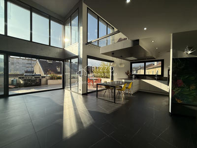 Appartement - 150 m² - 5 pièces