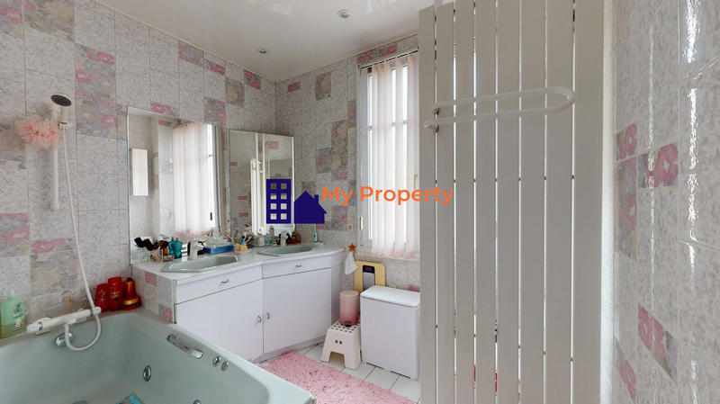 Maison - 175 m² - 7 pièces