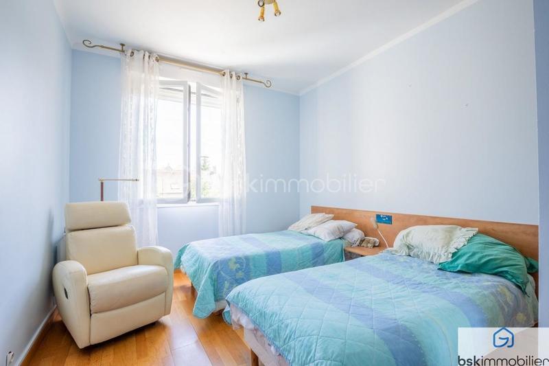 Maison - 320 m² - 10 pièces