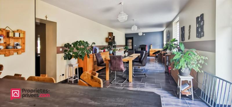 Maison - 227 m² - 9 pièces