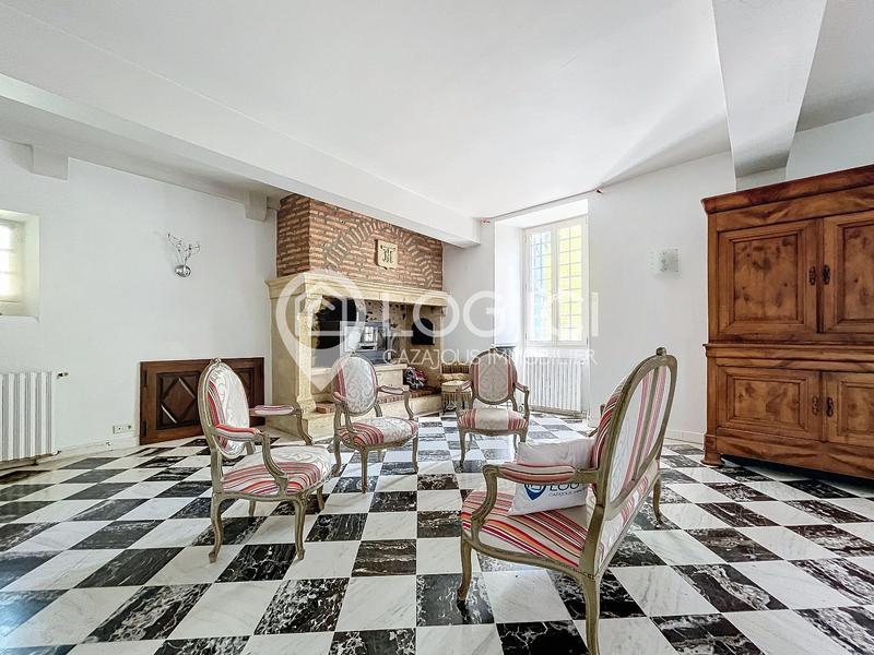 Maison - 244 m² - 7 pièces