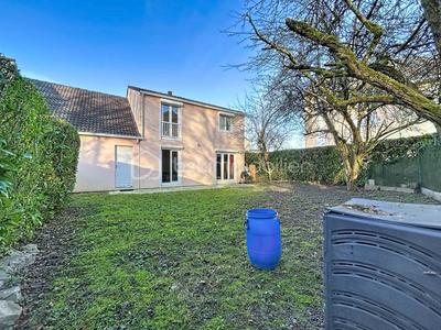 Maison traditionnelle - 100 m² - 5 pièces