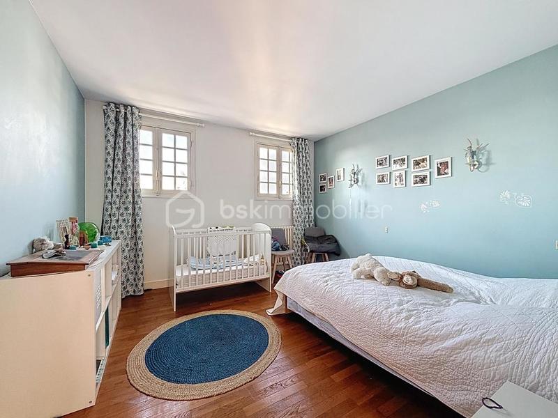 Maison - 248 m² - 11 pièces