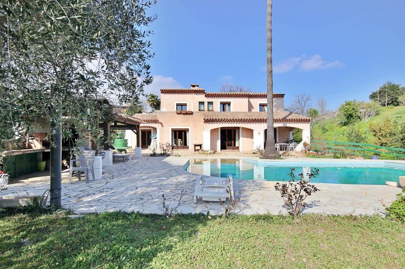 Villa - 250 m² - 7 pièces