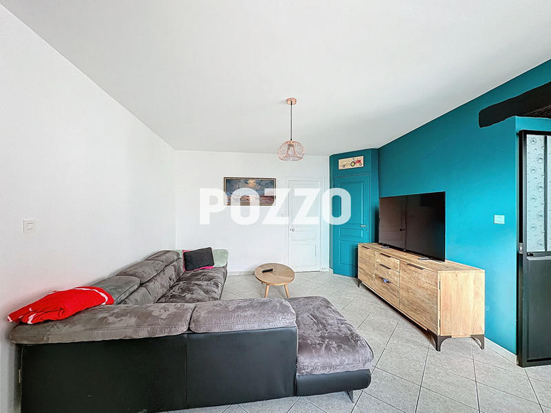 Maison - 225 m² - 10 pièces