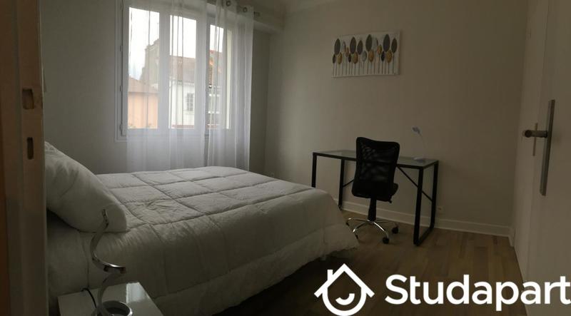 Chambre - 11 m² - 1 pièce