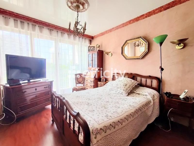 Appartement ancien - 105 m² - 5 pièces