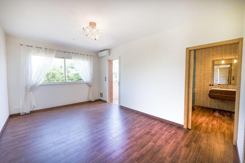 Maison - 397 m² - 8 pièces