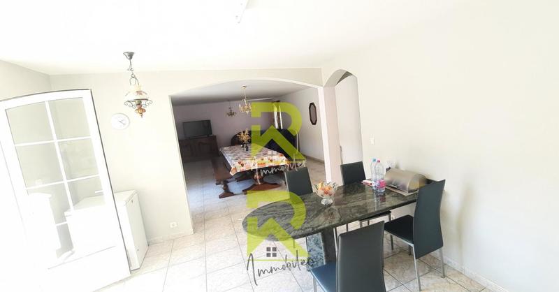 Propriété - 350 m² - 14 pièces