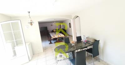 Propriété - 350 m² - 14 pièces