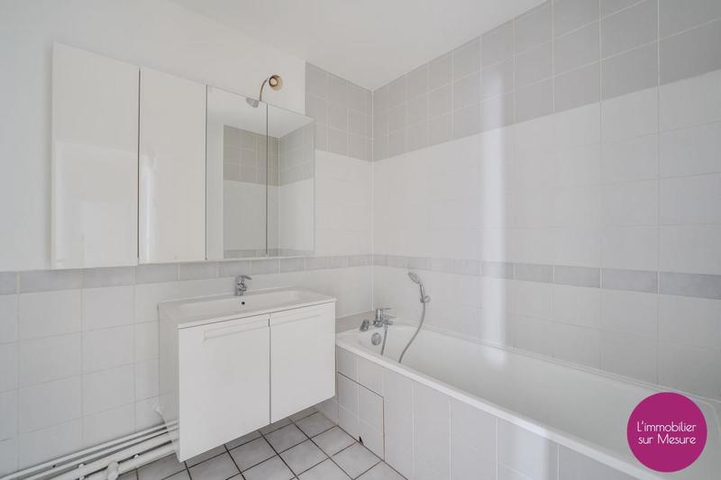 Appartement - 102 m² - 5 pièces