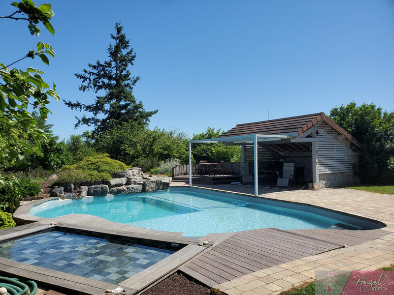 Maison - 165 m² - 8 pièces